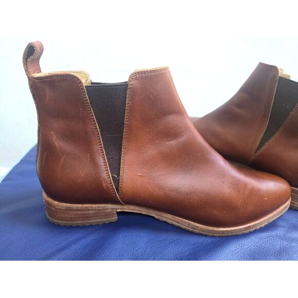 Nisolo "Eva Everyday" Brown Water Resistant Leather Pull On Chelsea Boot size 11 - Picture 2 of 12